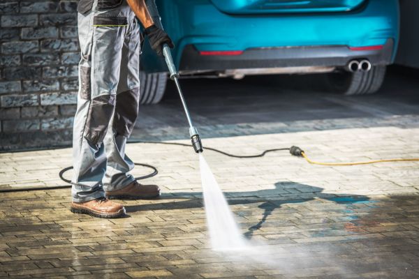 Cost of Driveway Pressure Washing in Simi Valley