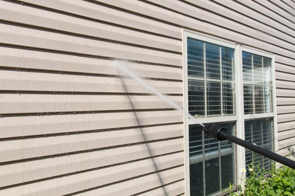 Cost of Pressure Washing in Simi Valley