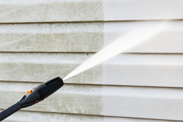 Cost of House Exterior Cleaning in Simi Valley