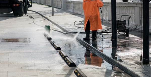 Cost of Parking Lot Pressure Washing in Simi Valley