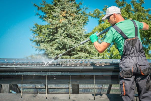 Cost of Gutter Power Washing in Simi Valley