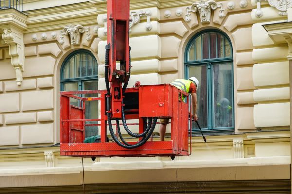 Cost of Building Power Washing in Simi Valley