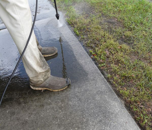 Cost of Pavement Power Washing in Simi Valley