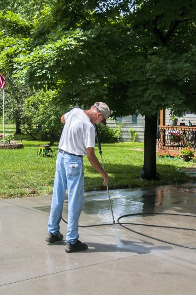 Cost of Driveway Concrete Cleaning in Simi Valley