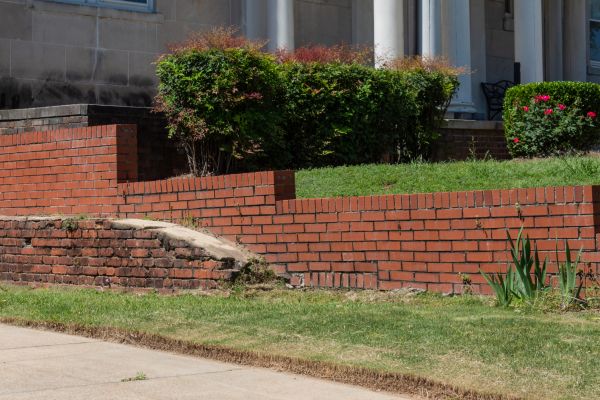 Cost of Retaining Wall Cleaning in Simi Valley