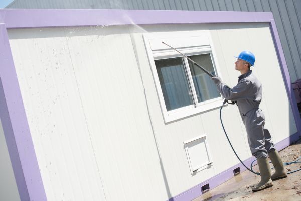 Cost of Apartment Pressure Washing in Simi Valley